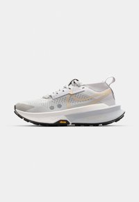 Valitud, vast grey/sanddrift/summit white/black