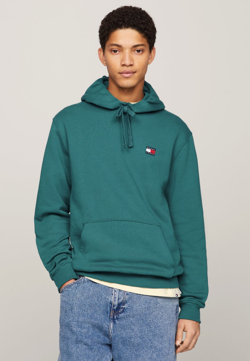 Tommy Jeans BADGE HOODIE UNISEX - Jersey con capucha - timeless teal