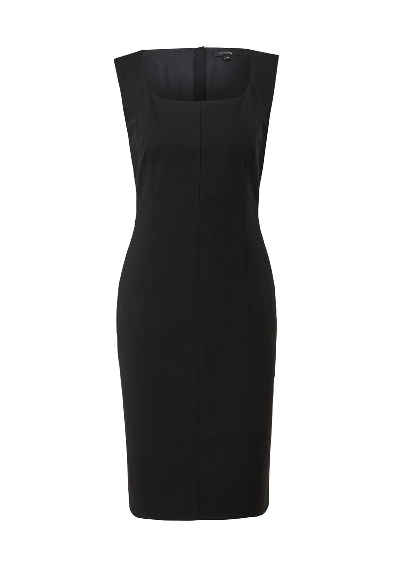 Robe noire ajustée avec un décolleté carré, sans manches, jupe longueur genou et détails de couture apparents, réalisée en tissu lisse.