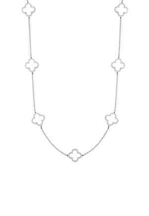 Collana in argento con anelli a forma di quadrifoglio alternati, caratterizzati da centri aperti, una superficie liscia e un design delicato.