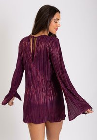 THE-ARE CON MANGA - Vestido de cóctel - purple
