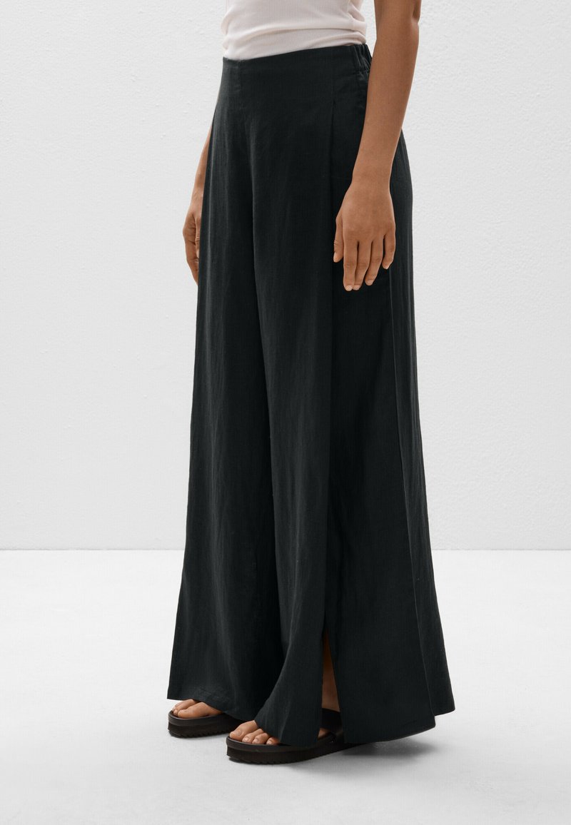 OYSHO - LINEN WIDE-LEG SLIT - Nohavice - black, Zväčšiť