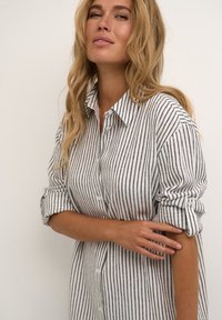 Thumbnail Image 4