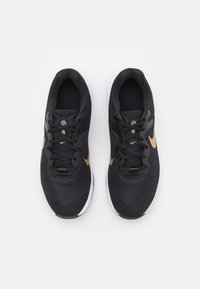 Nike Performance NIKE REVOLUTION 6 (GS) - Zapatillas running asfalto - black/metallic gold/white