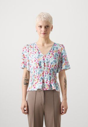 Vero Moda Petite VMFLOWER V NECK  - Blusa - bright white