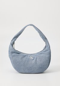 Jeans skulderveske i lyseblått med rund form, glidelåslukking og en subtil logoaccent. Myk tekstur med et uformelt design.
