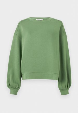 Sudadera verde con cuello redondo, mangas largas abullonadas, puños ajustados, corte holgado y costuras de hombro caídas.