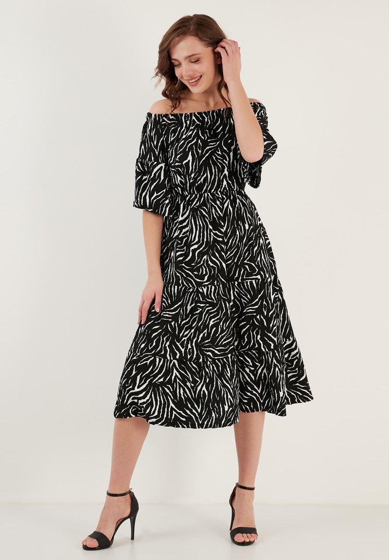 LELA Slim Fit - Dnevna haljina - metallic black