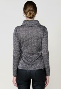 Grauer, langärmliger Oberteil mit einem Cowl-Neck, hergestellt aus strukturiertem Strickstoff, hat eine enganliegende Silhouette und ein dezentes Melange-Muster.