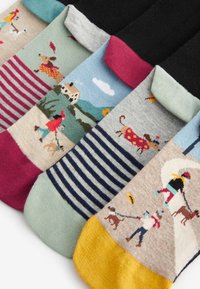 Next BEE 5 PACK  - Čarape - autumn dog walking scene