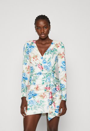 Guess EMILY - Laisvo kirpimo suknelė - white