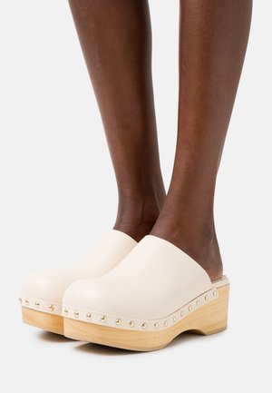 Clogs - cream