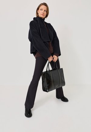 Tamaris CHELSEA 1-25826-43 - Kotníkové boty na platformě - black