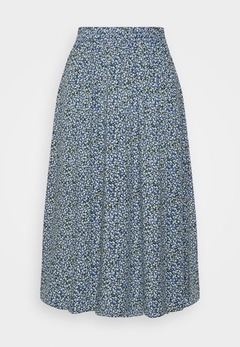 Jupe midi plissée bleue avec un petit motif floral en bleu clair, vert et blanc sur fond blanc.