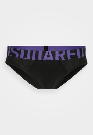 Sous-vêtements noirs avec une ceinture élastique violette arborant des lettres audacieuses. Tissu lisse avec une coupe ajustée et un devant profilé.