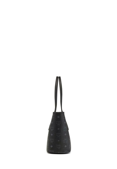 Borsa a tracolla nera con forma affusolata realizzata in materiale testurizzato, dotata di manici doppi e un delicato motivo con logo. Finitura liscia e design strutturato.