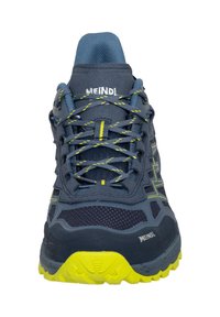 Herren Trailrunning-Schuh in Marineblau mit gelben Akzenten. Verfügt über ein Obermaterial aus Mesh, eine gepolsterte Sohle, strukturierten Grip und ein zentrales Schnürsystem.