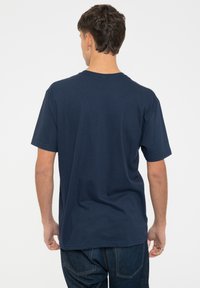Paradiso Clothing SHAKERMAKER TRACKLIST - Print T-shirt - navy