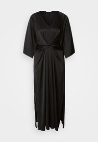 Robe midi en satin noir avec décolleté en V, manches trois-quarts, détail nœud torsadé à la taille, et fentes latérales.