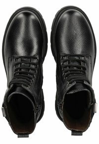 Bottes noires en cuir à hauteur de cheville avec une finition texturée, bout rond, laçage sur le devant et zips sur les côtés. Semelle en caoutchouc robuste avec un profil bas.