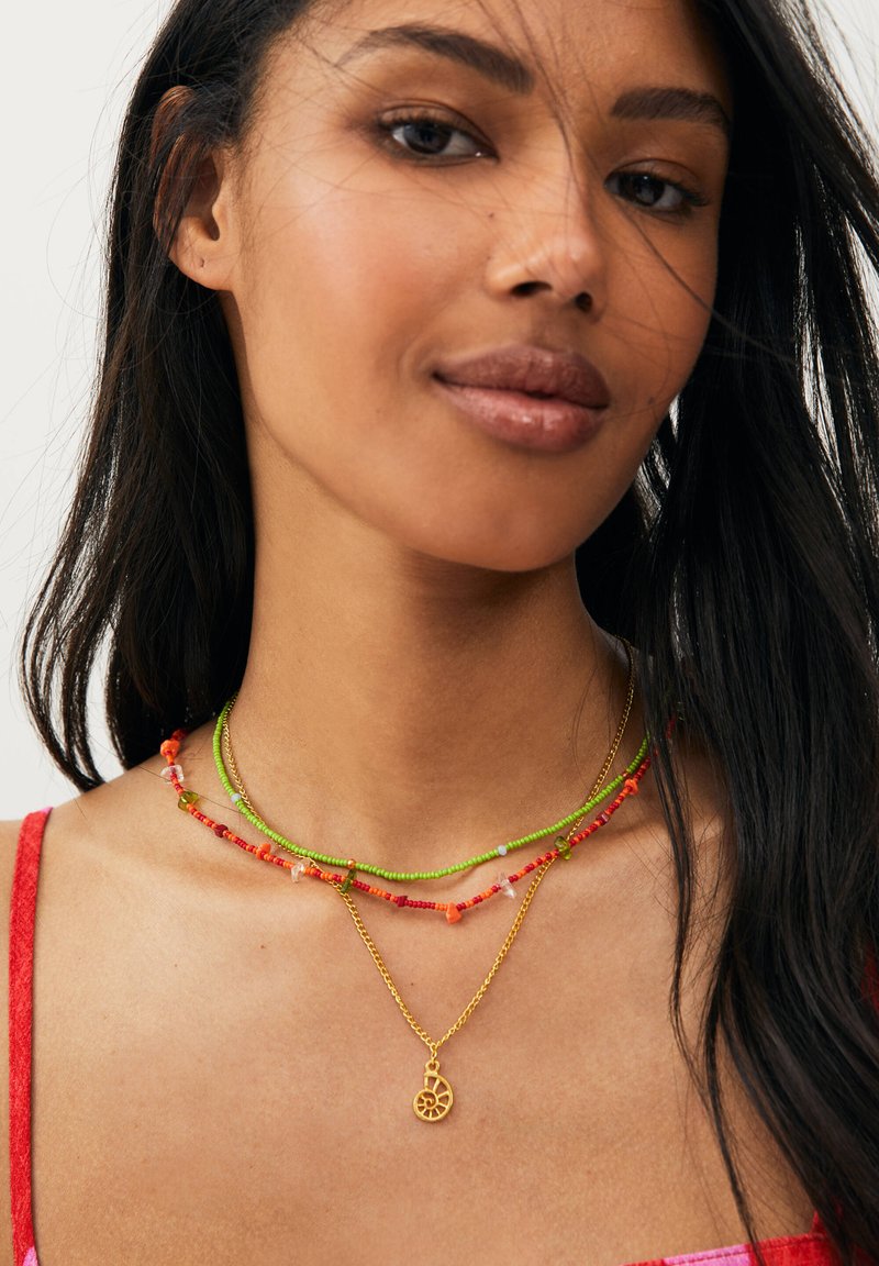 PULL&BEAR PACK OF 3 CHAIN Necklace red Zalando.ie
