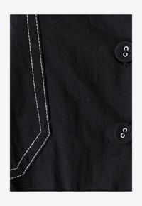 Unausgewählt, black