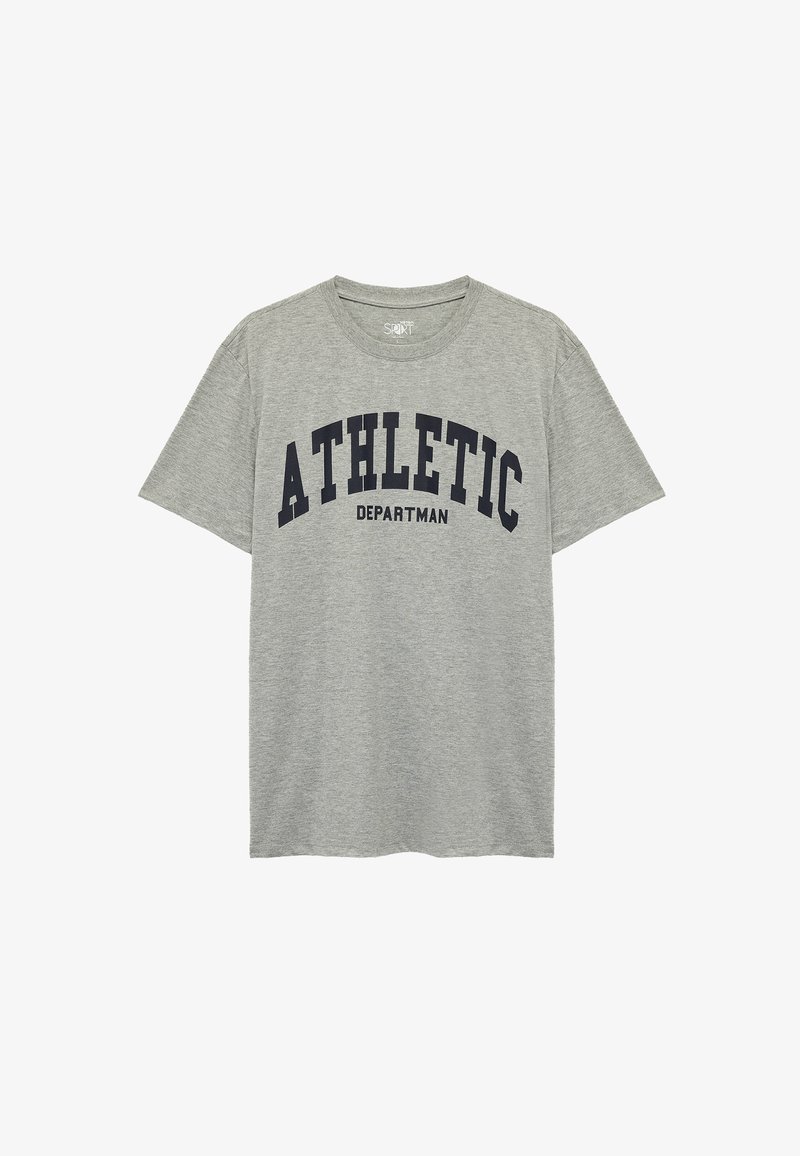 Camiseta de algodón gris de manga corta con impresión en azul oscuro de las palabras "ATHLETIC" y "DEPARTMAN" en un diseño arqueado.