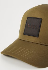 BOSS ELLIOT - Cap - open green