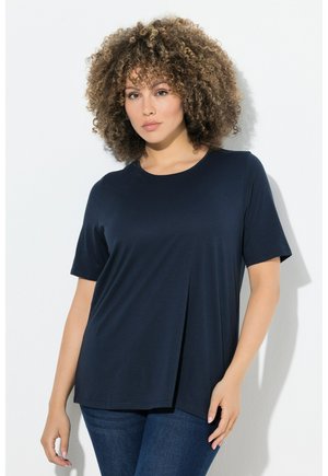 - T-shirt basic