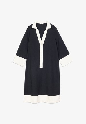 Tmavomodré šaty s bielym golierom a manžetami, s gombíkovým zapínaním dopredu a trojštvrťovými rukávmi, vyrobené z ľahkého materiálu.