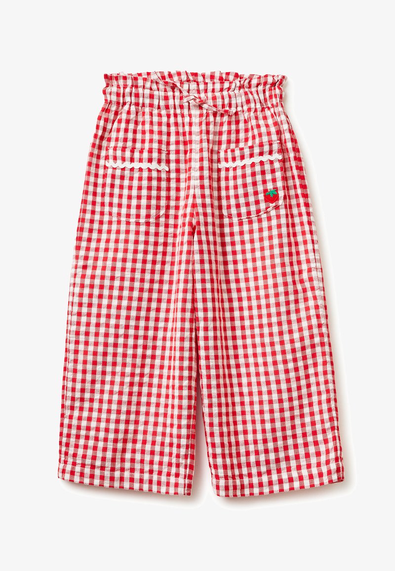 Pantalones de cuadros vichy rojos y blancos con cintura elástica, bolsillos delanteros, borde con ondas y pequeño bordado de fresa en el bolsillo derecho.