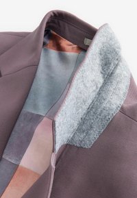 Next TAILORED FIT MOTIONFLEX STRETCH - Sakko - purple
