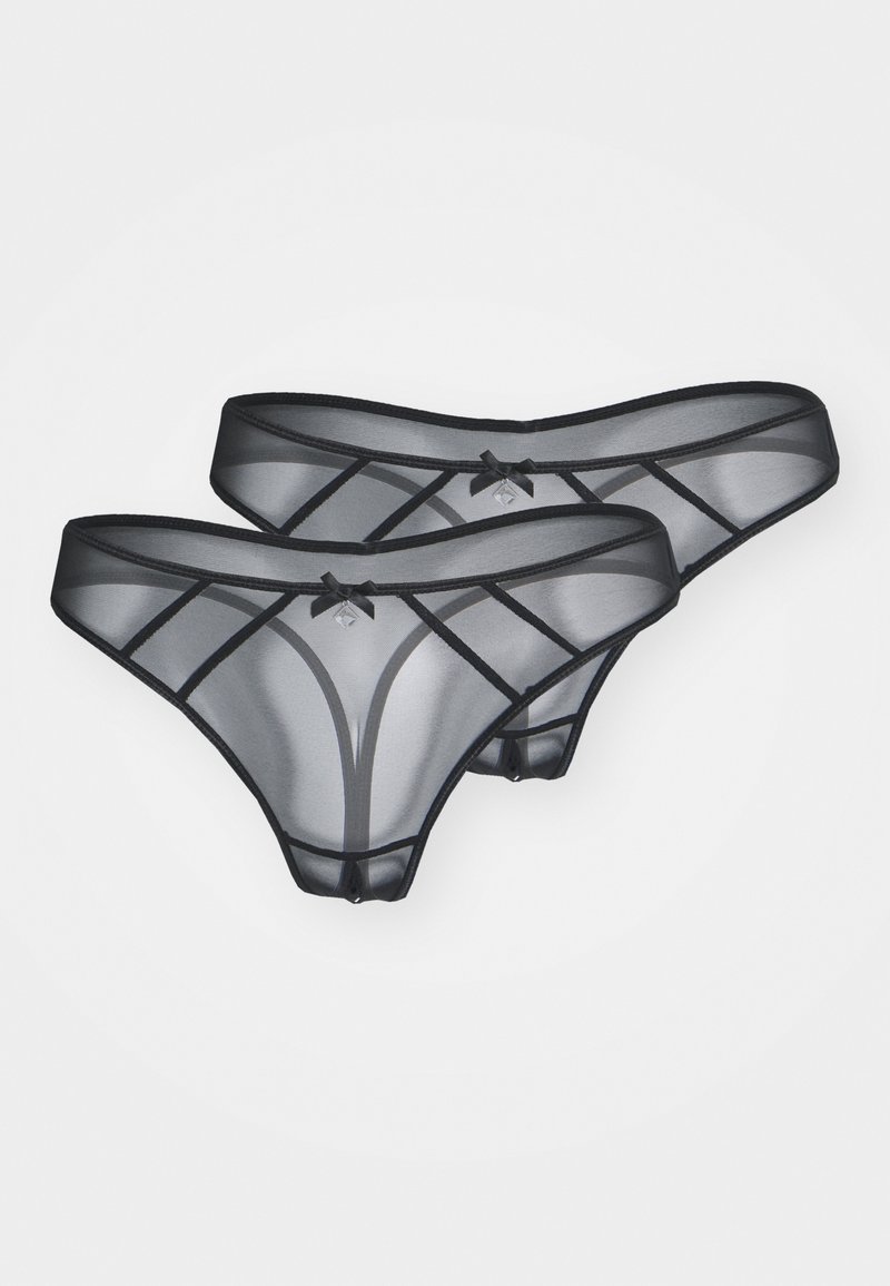 Zwarte doorzichtige stringonderbroek met een geometrisch ontwerp, elastische banden en kleine strikjes aan de voorkant voor extra detail. Twee stukken afgebeeld.