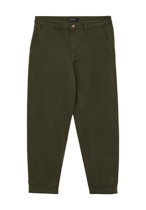 Chino verde oliva realizzati in cotone. Presentano una chiusura frontale con bottone, due tasche laterali, un design gamba affusolata e orli arrotolati.