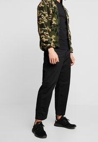 INDICODE JEANS Felpa con zip - dark green