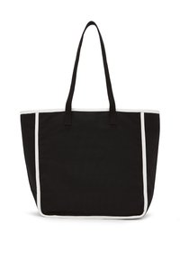 Sac fourre-tout noir avec garniture blanche, fabriqué en tissu durable. Il dispose de deux longues poignées et d'une forme rectangulaire spacieuse.