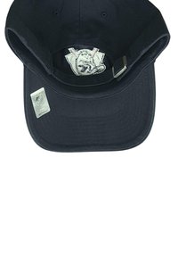 Schwarze Baseballmütze mit verstellbarem Riemen, NHL-Hologramm-Aufkleber auf dem Schirm und gesticktem Logo auf der Innenseite der vorderen Lasche.