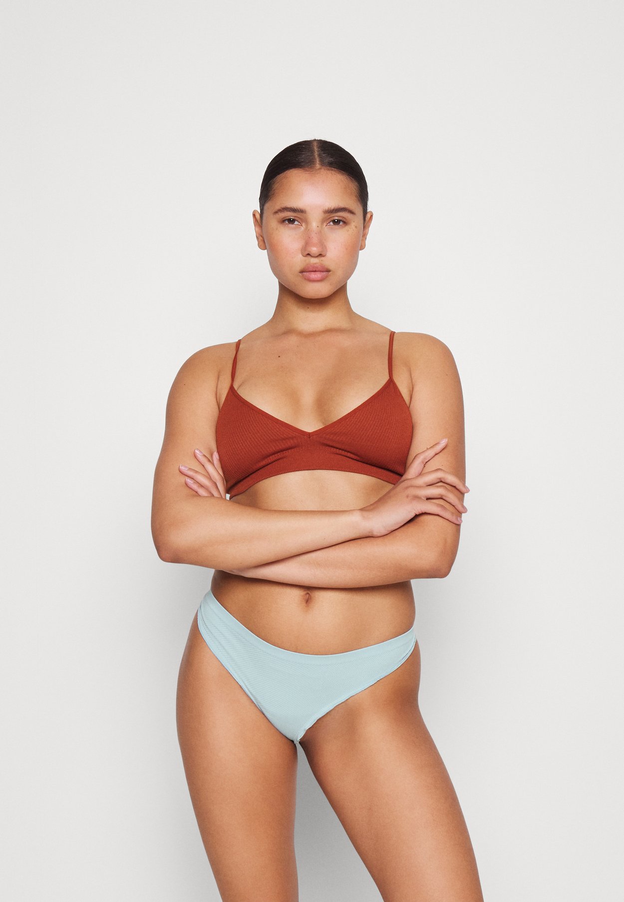 ONLANDREA SEAMLESS FRILL THONG 2 PACK