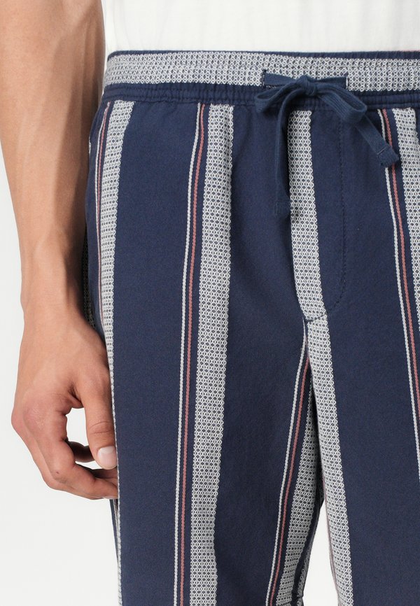 TEXTURED EASY  - Shorts2