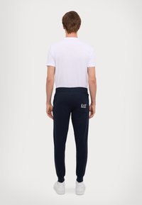 EA7 Emporio Armani TROUSER - Παντελόνι φόρμας - armani blue