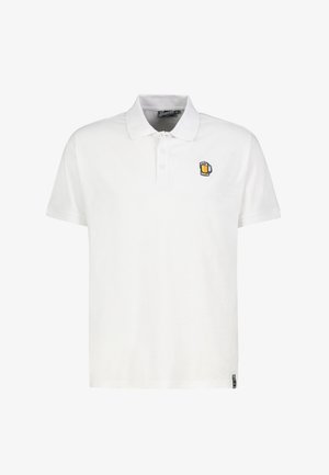 Weißes Poloshirt aus Baumwolle mit einem kleinen gestickten Bierkrug-Logo auf der linken Brust und einem klassischen Kragen mit drei Knöpfen.