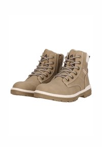 Beige wandelschoenen met een leren bovenwerk, witte rubberen zool, vetersluiting en een zijrits; gestructureerde afwerking met stikseldetails.