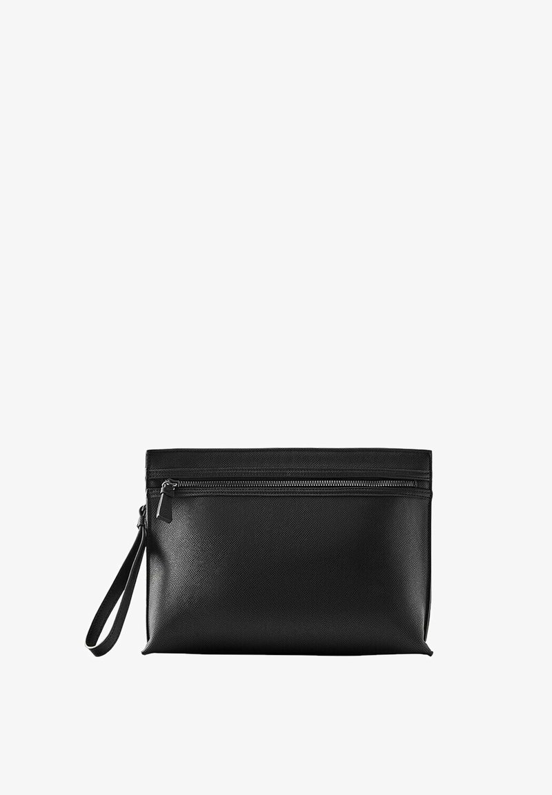Pochette bracelet en cuir noir texturé avec fermeture éclair et petite sangle sur le côté, posée à plat sur fond blanc.