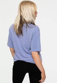 Paradiso Clothing THE DOORS SACRAMENTO EMBELLISHED - Print T-shirt - purple