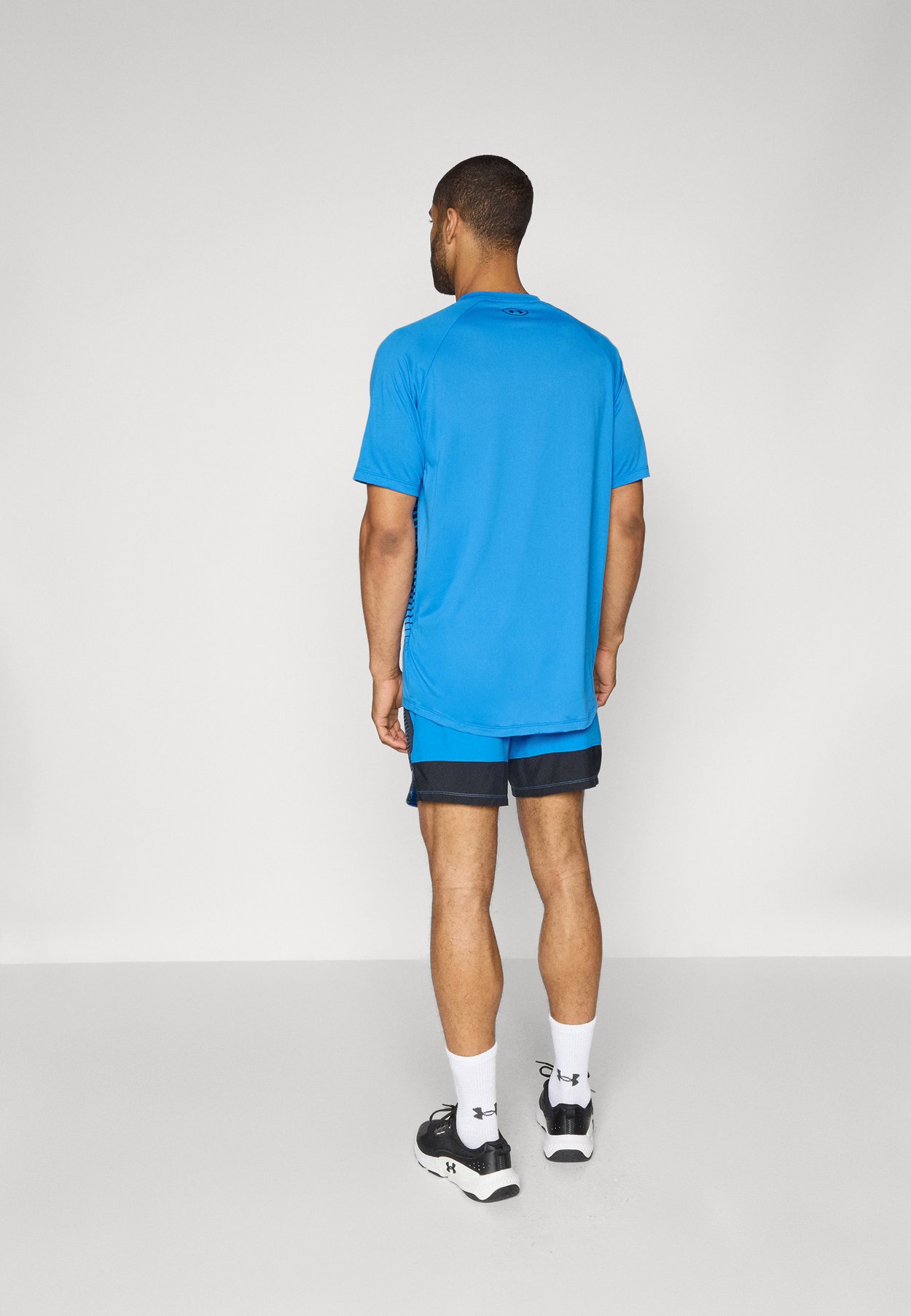 VANISH GRAPHIC SHORT