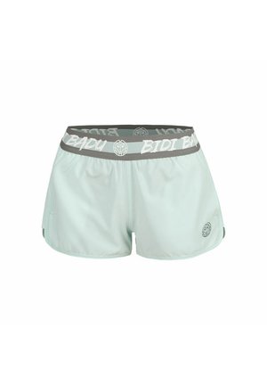 Lichtblauwe sportshorts met een grijze elastische tailleband met witte tekst "BIDI BADU" en logo op het voorste linkerbeen.