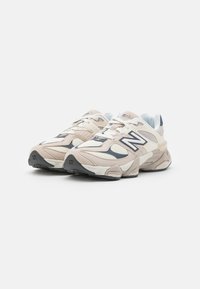 New Balance 9060 - Sportcipő - grey/offwhite