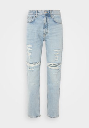 Ljusblå denimjeans med rak benpassform, med slitningar och stora hål vid knäna. Klassisk femfickdesign med metallknapp.