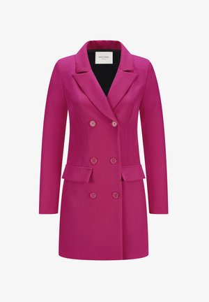 Fuchsia Doppelreiherjacke mit Reverskragen, zwei Fronttaschen und sechs Knöpfen. Glattes Material mit strukturiertem Design.