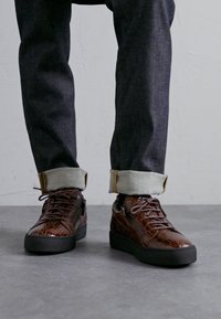 Giuseppe Zanotti MORPHEUS - Sportcipő - brown
